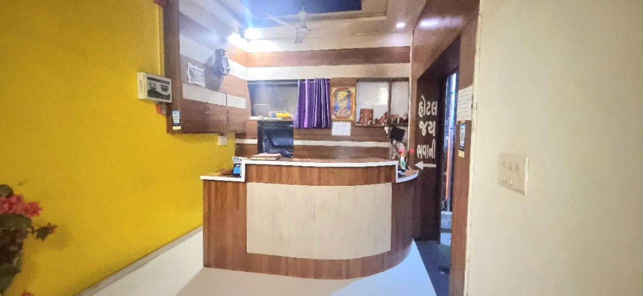 אחמדאבאד Hotel Jay Bhawani מראה חיצוני תמונה